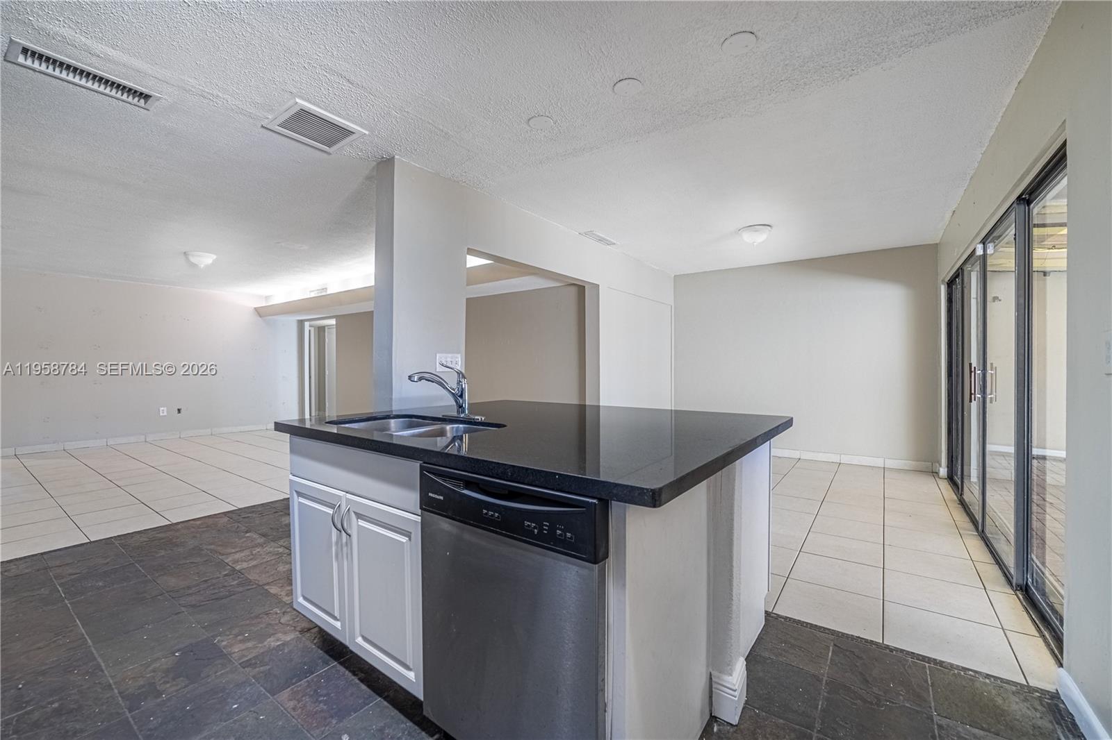 MIAMI LAKES LOCH LOMOND E - Residential