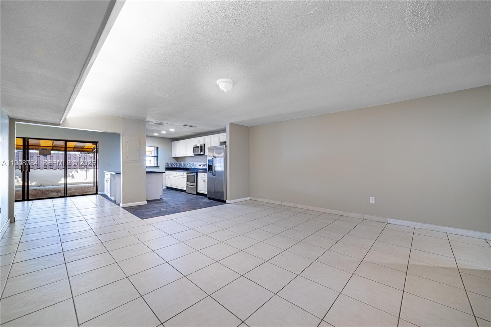 MIAMI LAKES LOCH LOMOND E - Residential