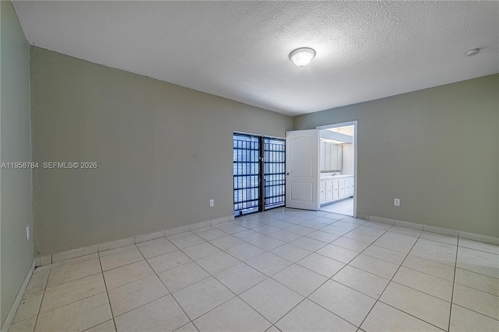 MIAMI LAKES LOCH LOMOND E - Residential