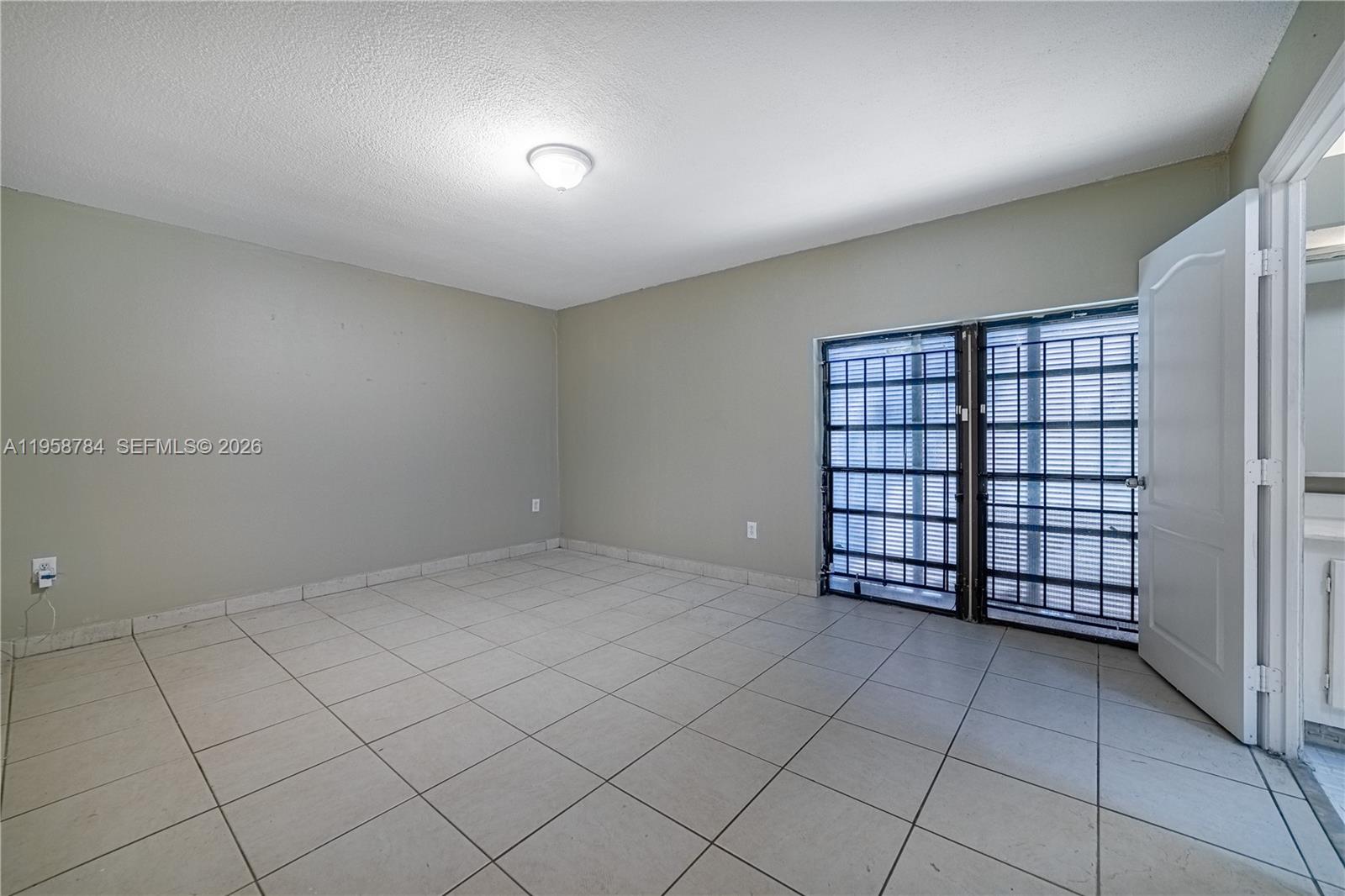 MIAMI LAKES LOCH LOMOND E - Residential