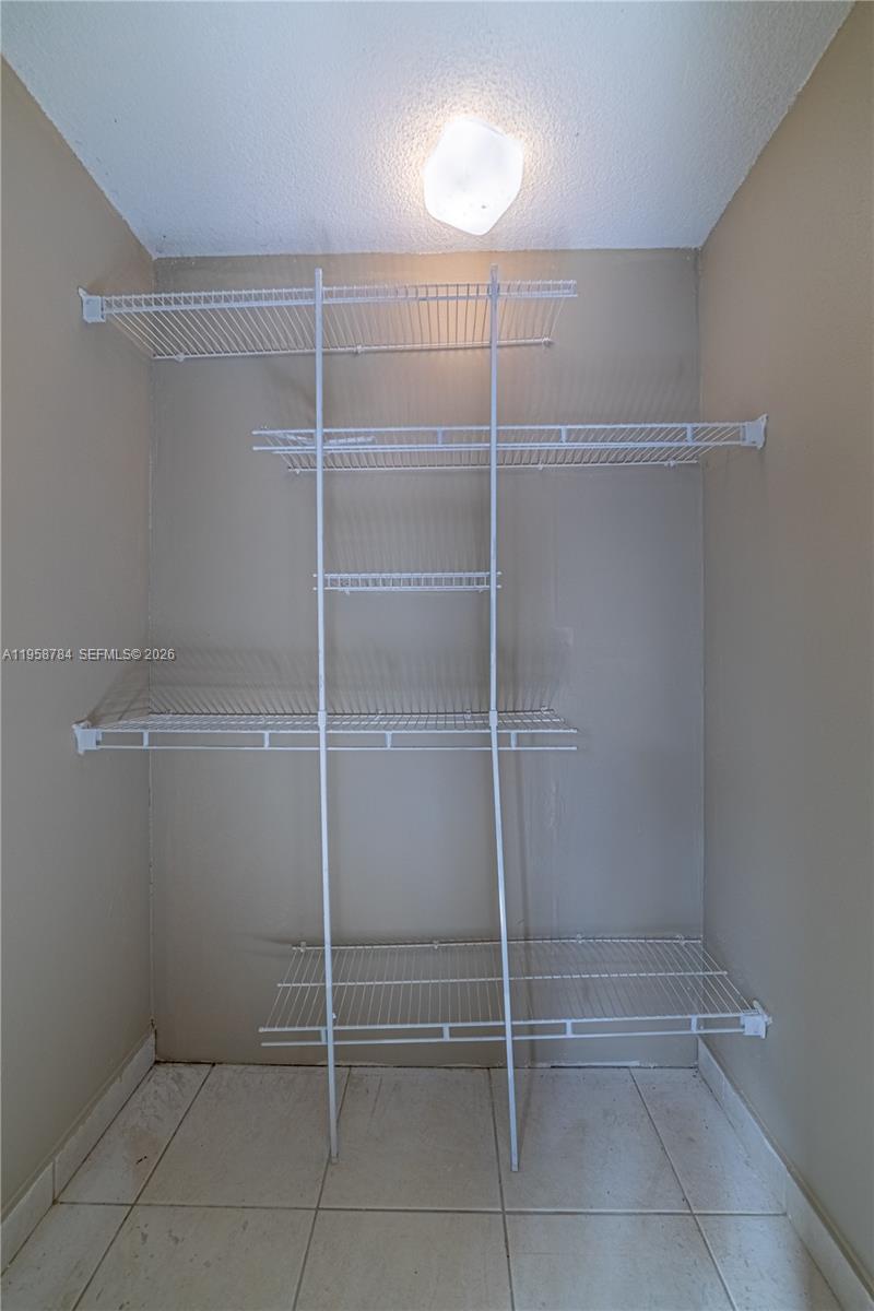 MIAMI LAKES LOCH LOMOND E - Residential