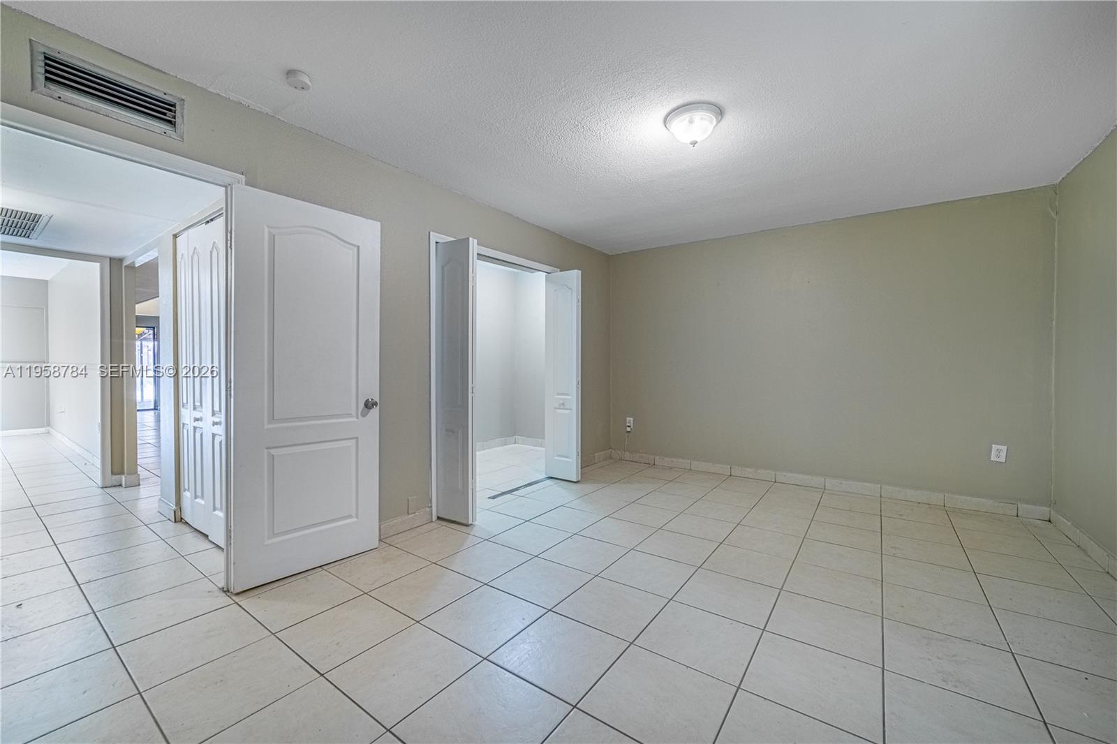 MIAMI LAKES LOCH LOMOND E - Residential