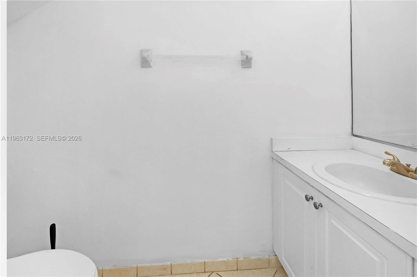 THE SHORES CONDO NO 1 - Residential Lease