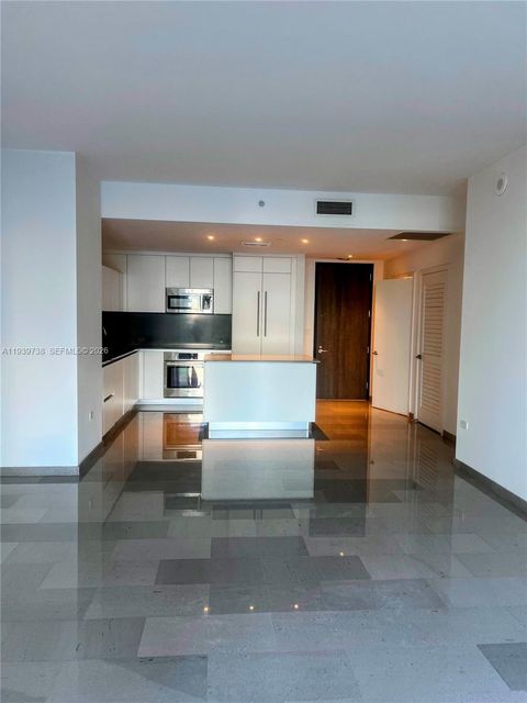 88 SW 7th St 1205 Miami FL 33130