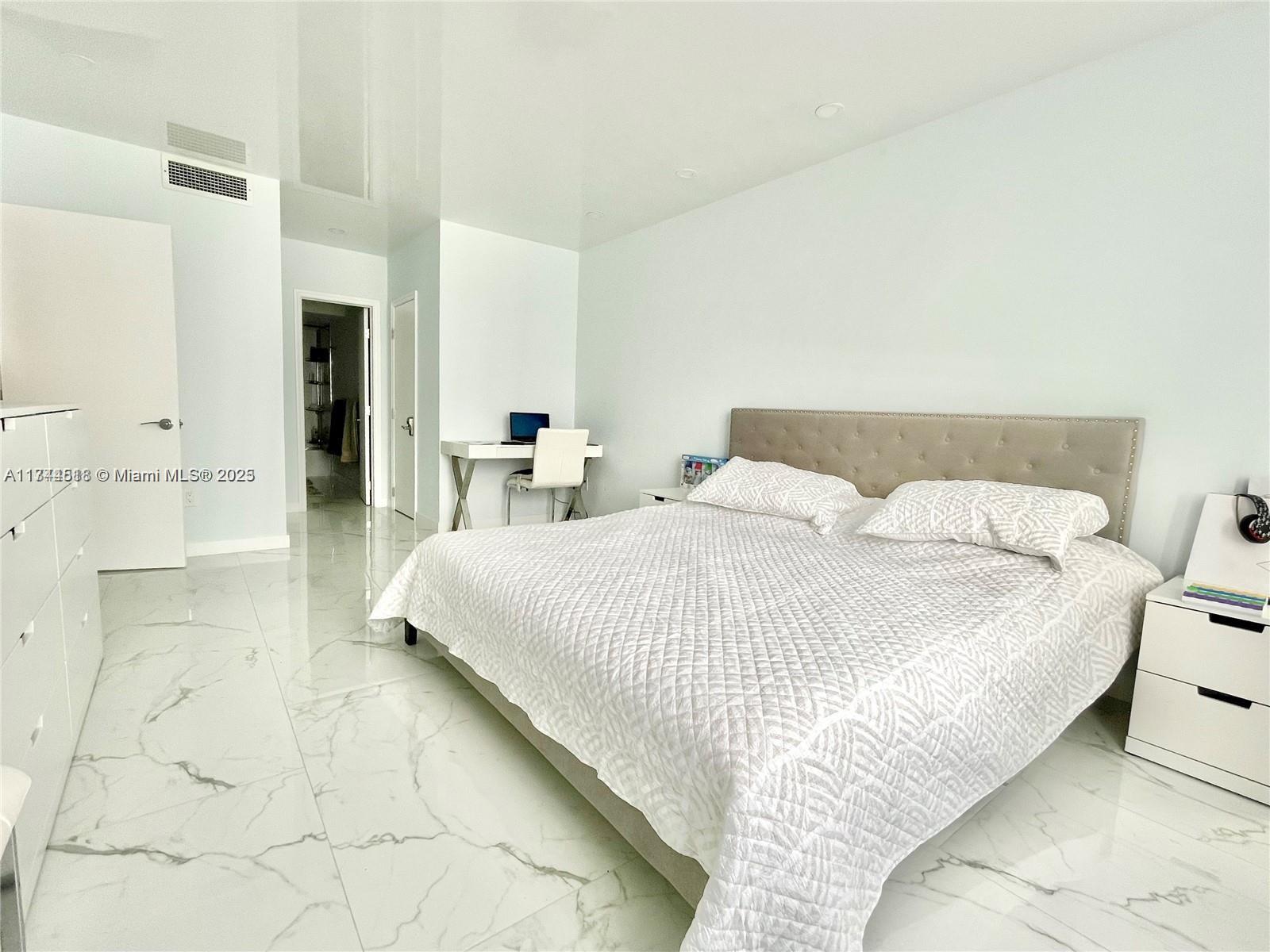 HEMISPHERES CONDO - Residential Lease