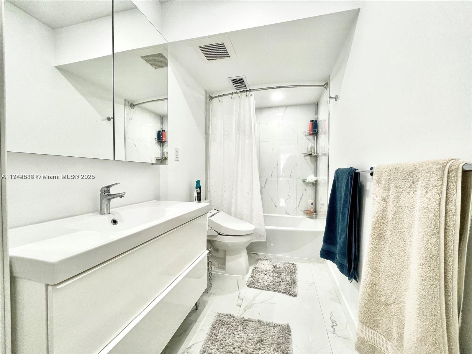 HEMISPHERES CONDO - Residential Lease