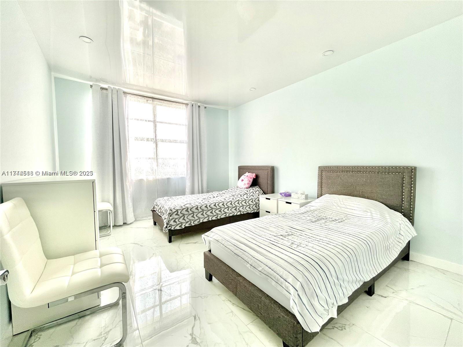 HEMISPHERES CONDO - Residential Lease