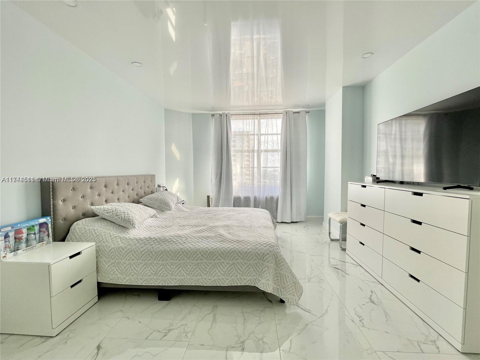 HEMISPHERES CONDO - Residential Lease