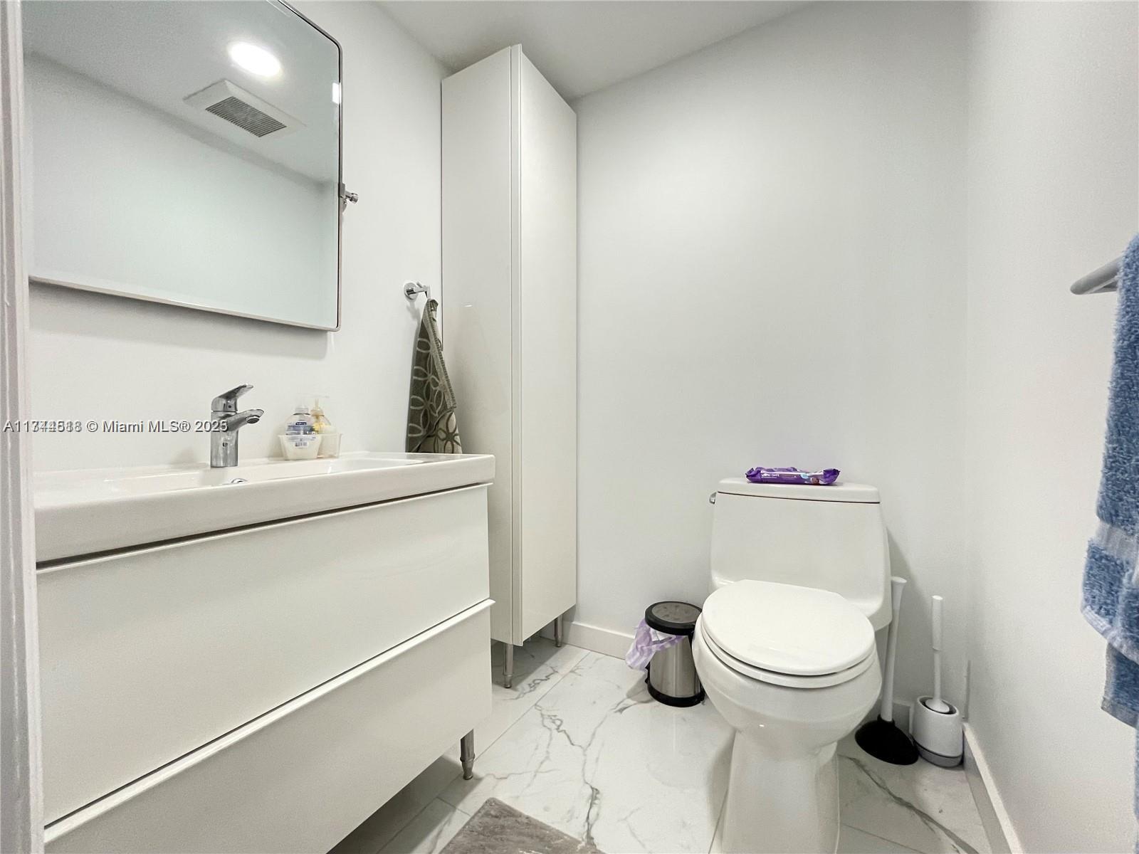 HEMISPHERES CONDO - Residential Lease