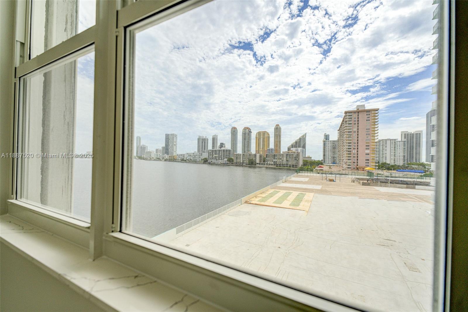 WINSTON TOWERS 500 CONDO - Residential