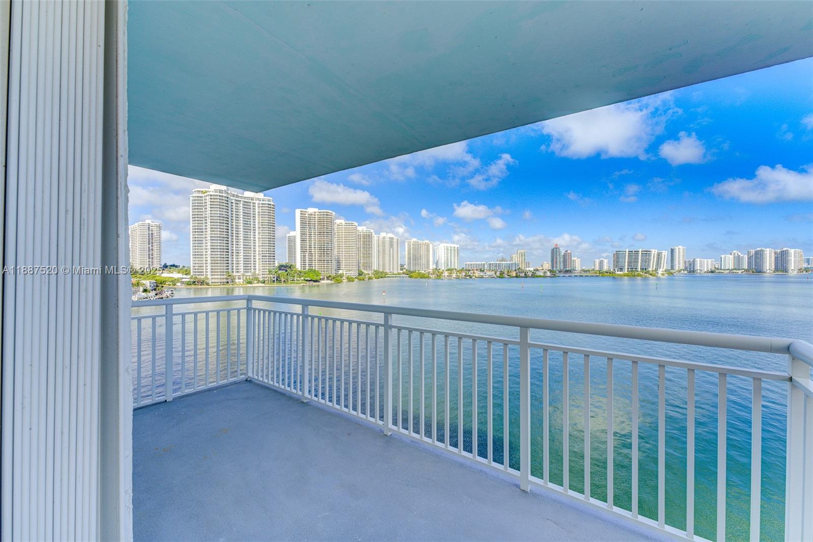 WINSTON TOWERS 500 CONDO - Residential