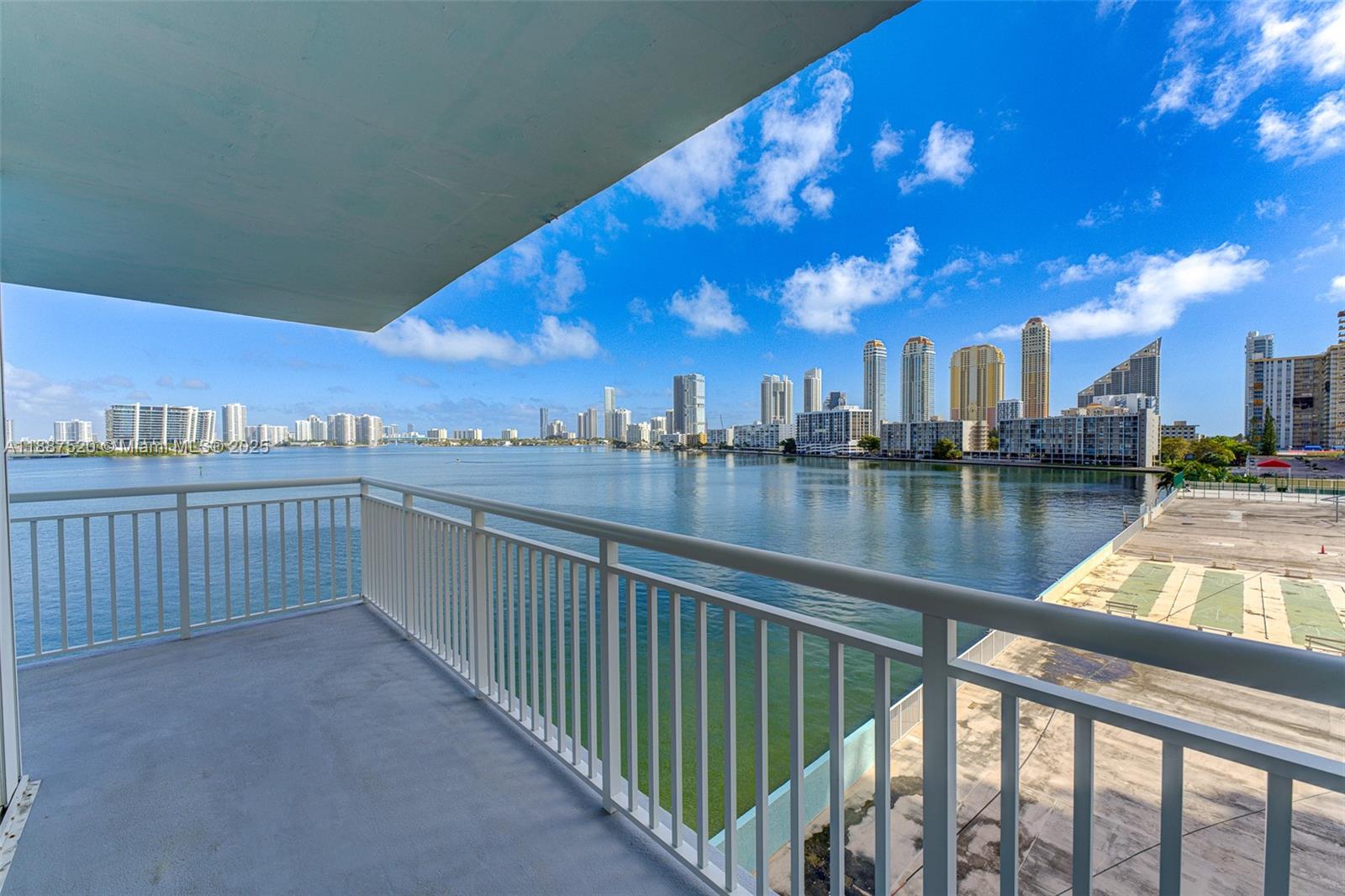 WINSTON TOWERS 500 CONDO - Residential