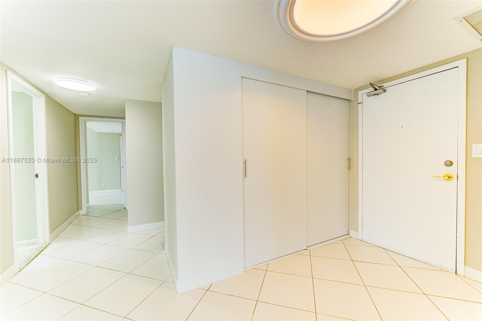 WINSTON TOWERS 500 CONDO - Residential