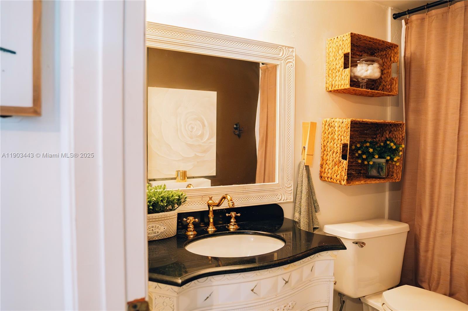 ARROWHEAD GOLF AND TENNIS - Residential