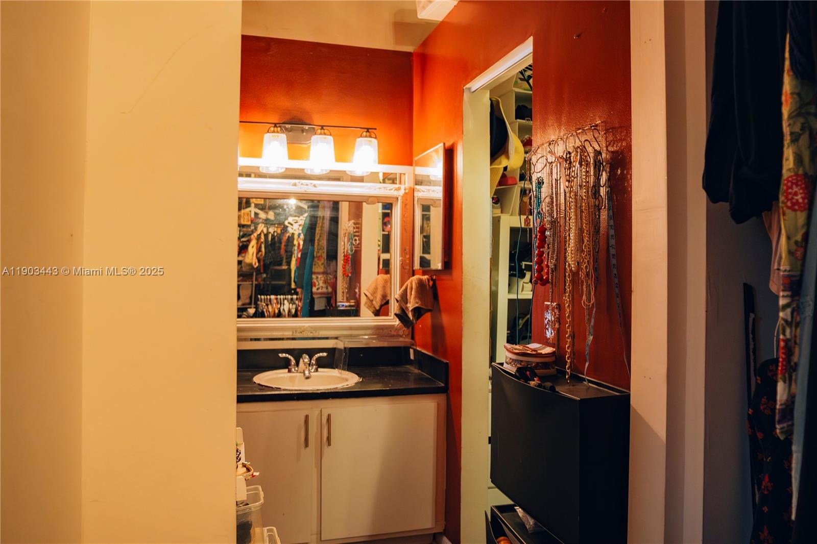 ARROWHEAD GOLF AND TENNIS - Residential