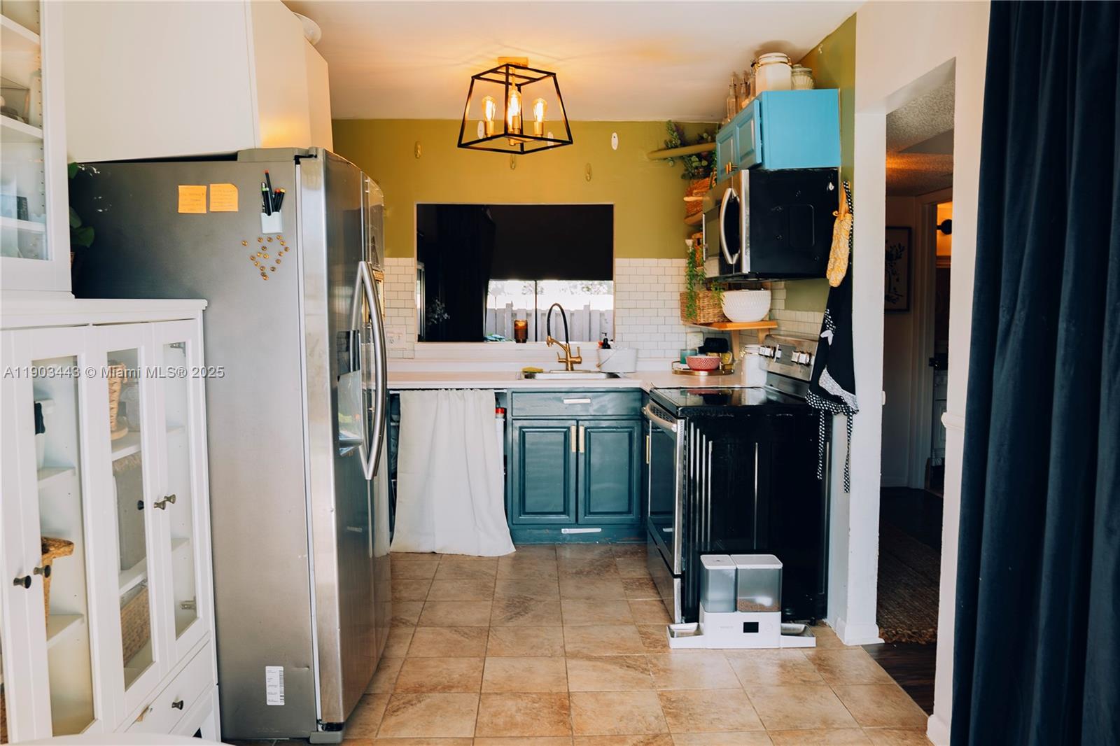 ARROWHEAD GOLF AND TENNIS - Residential