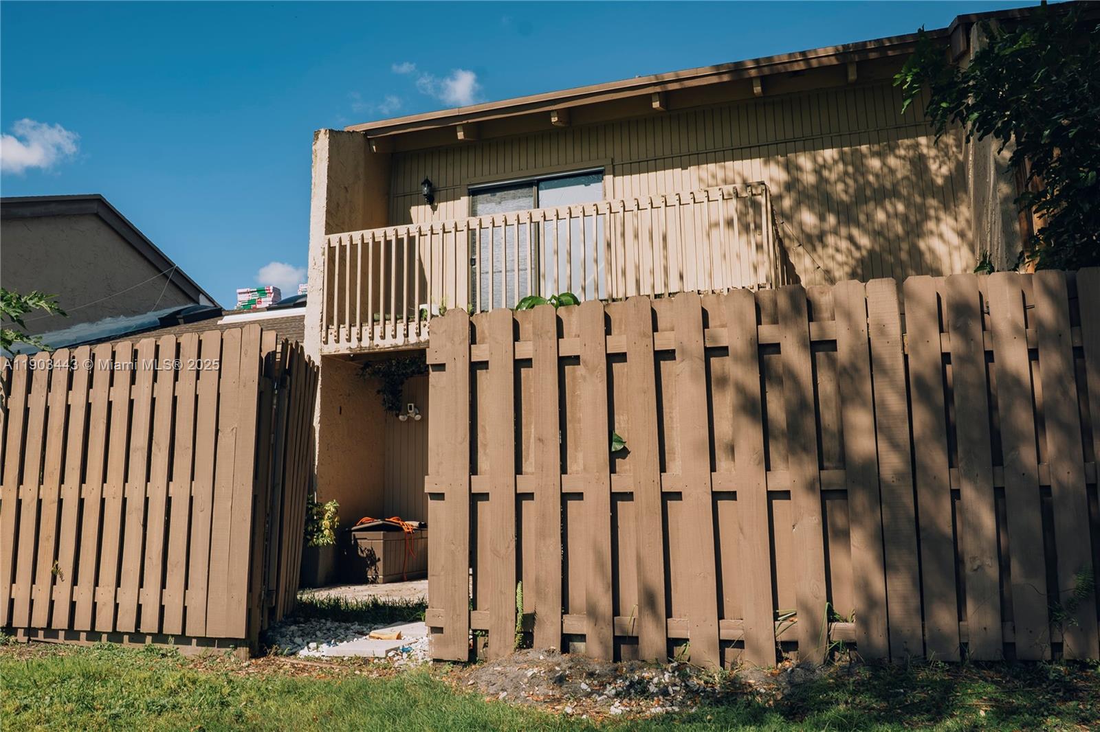 ARROWHEAD GOLF AND TENNIS - Residential