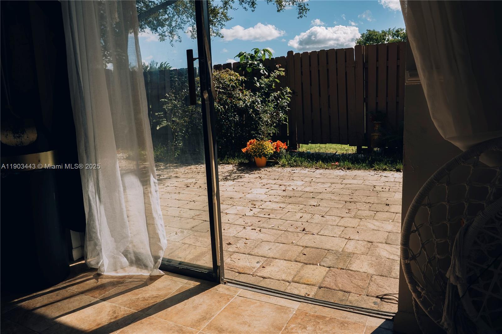 ARROWHEAD GOLF AND TENNIS - Residential