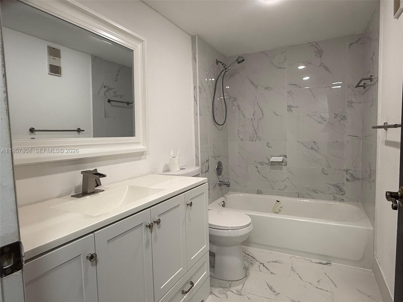 CONDO 25 OF WHITEHALL CON - Residential Lease