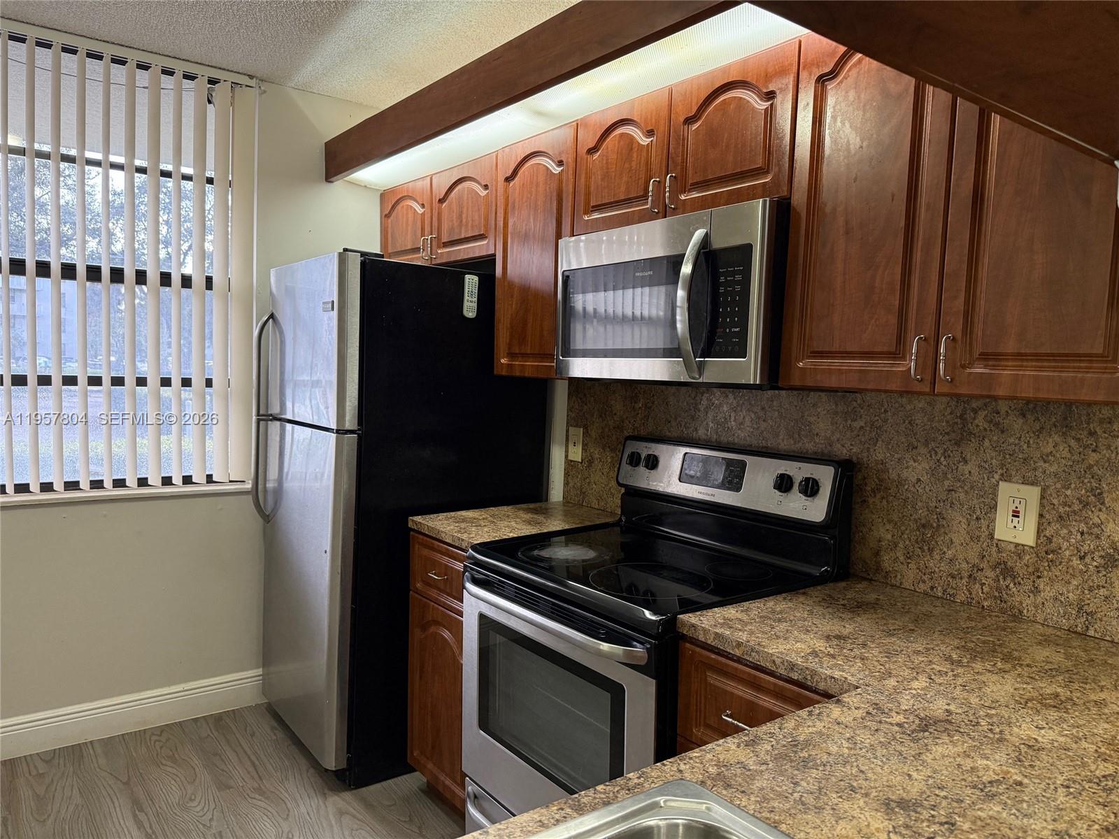 CONDO 25 OF WHITEHALL CON - Residential Lease