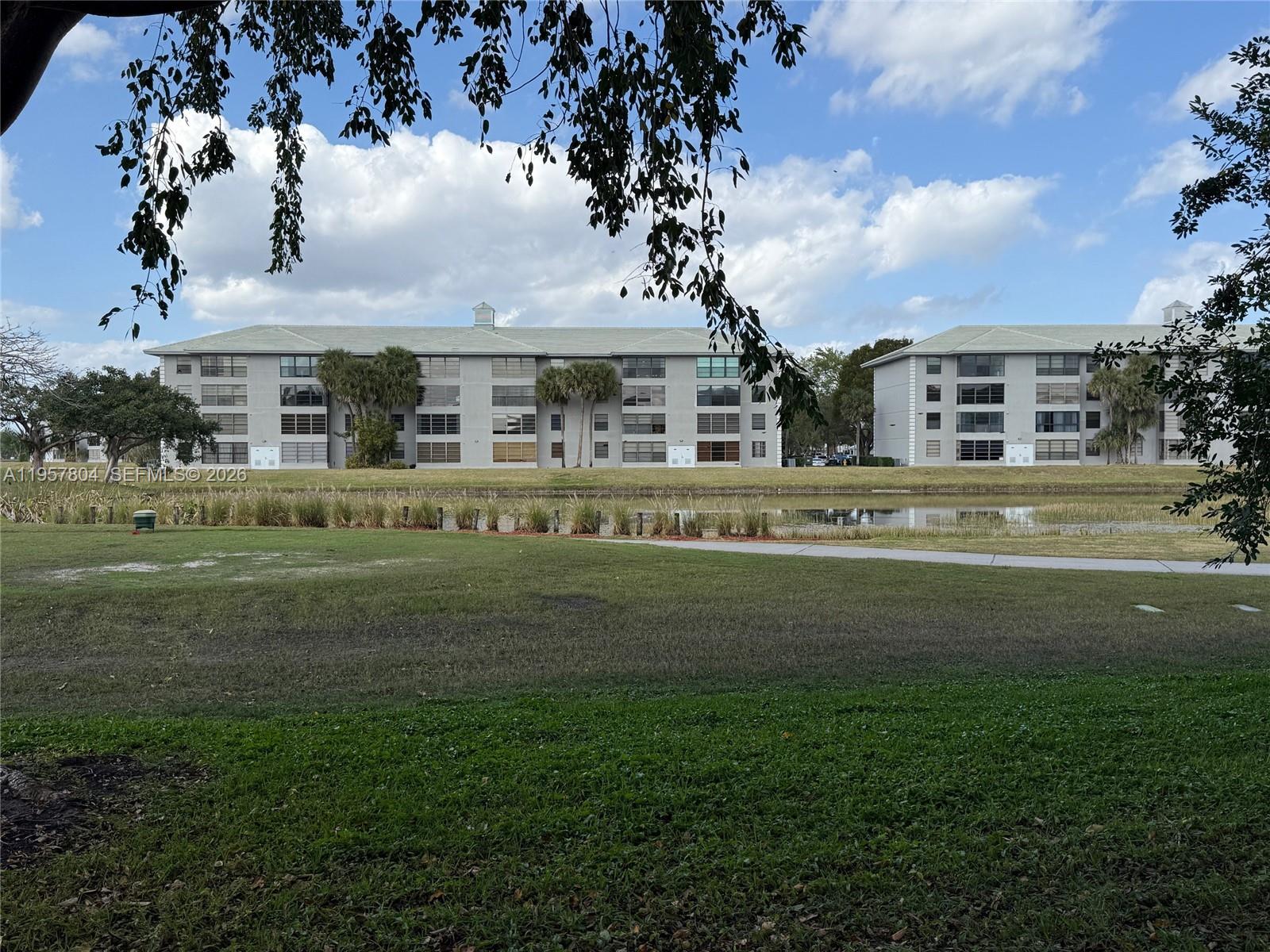 CONDO 25 OF WHITEHALL CON - Residential Lease