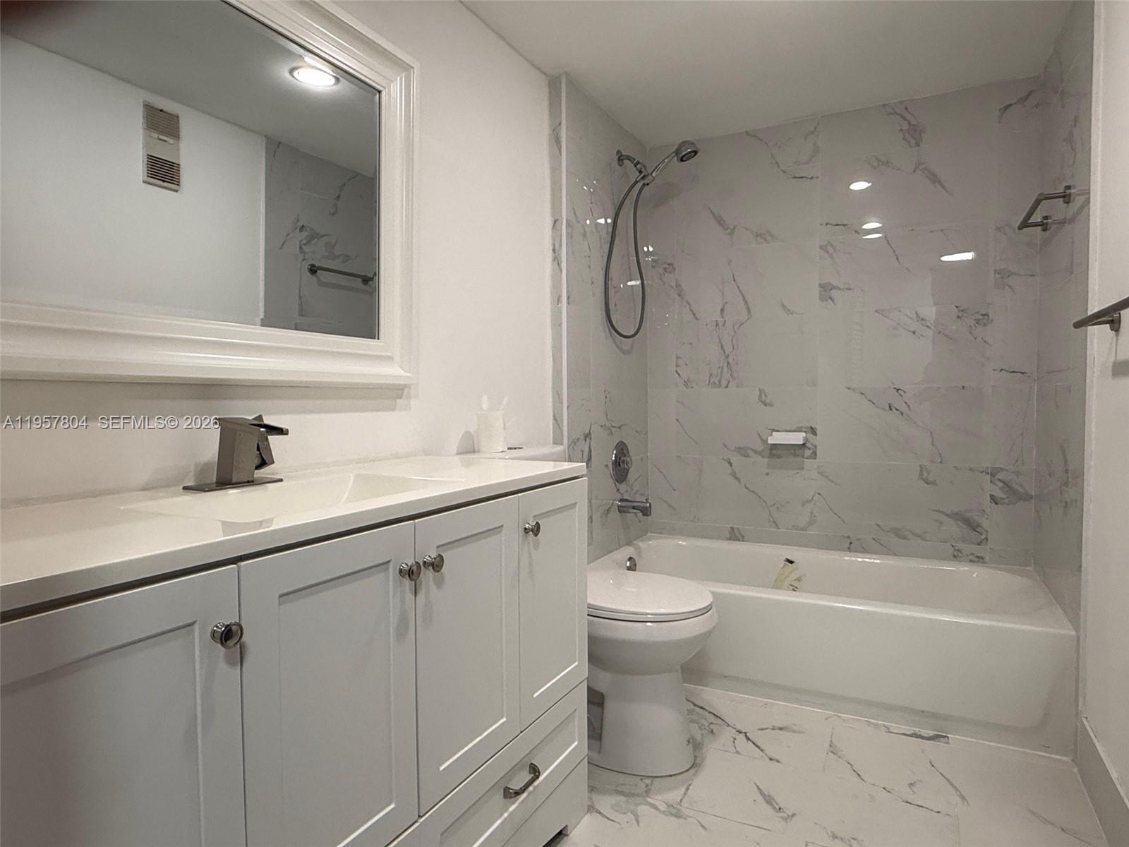 CONDO 25 OF WHITEHALL CON - Residential Lease