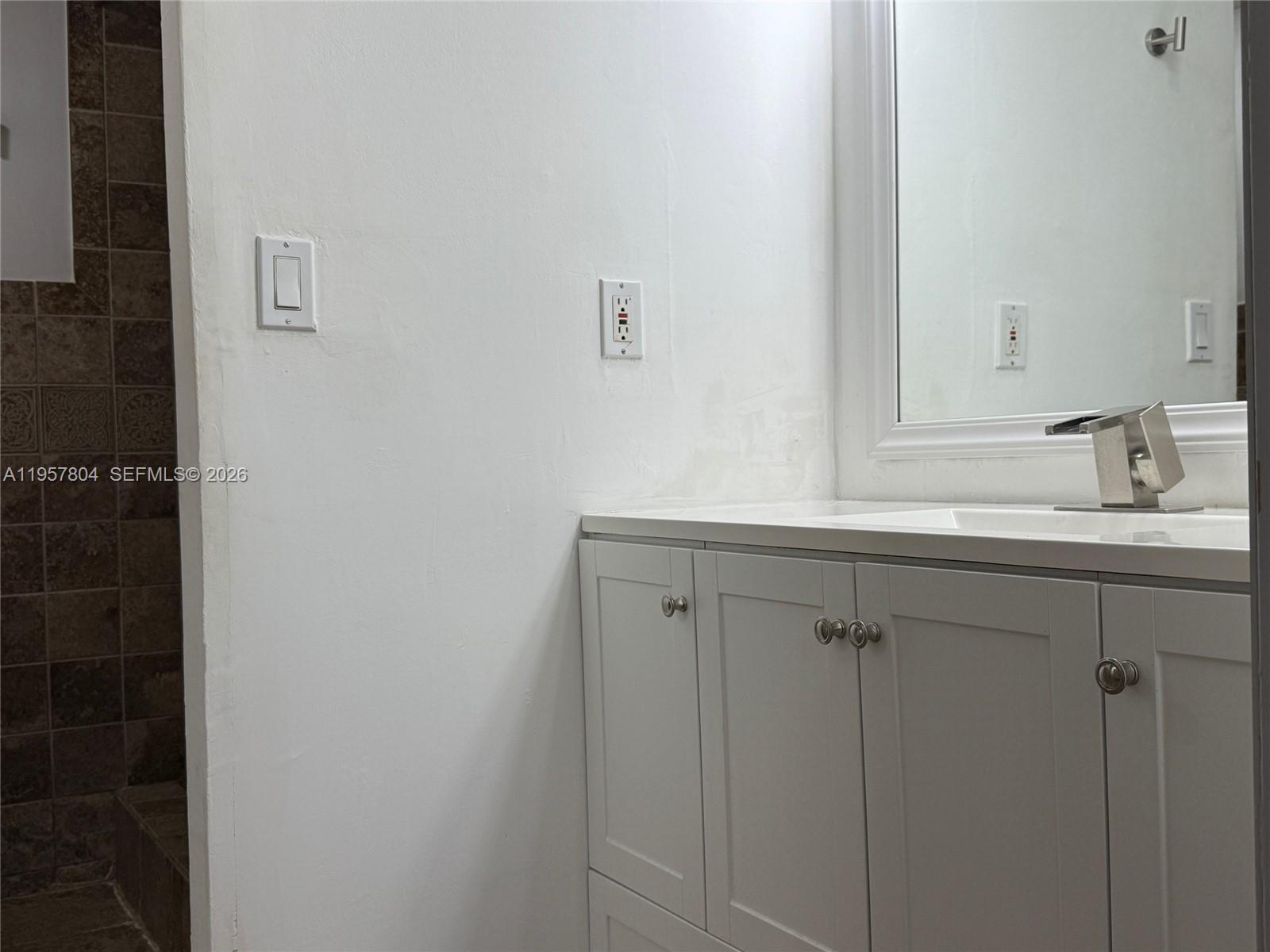 CONDO 25 OF WHITEHALL CON - Residential Lease