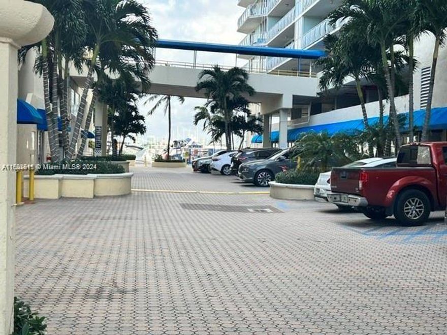 " DON' MISS THIS OPPORTUNITY. COMMERCIAL SPACE AT THE GRANDVIEW PALACE CONDO". Great location in the hearth of North Bay Village. A minute from Miami Beach spectacular bay view. High rise building with 625 apartments. Low association $312 x month included water, security, cleaning and maintenance of social areas. The unit have central air conditioner, private bathroom.