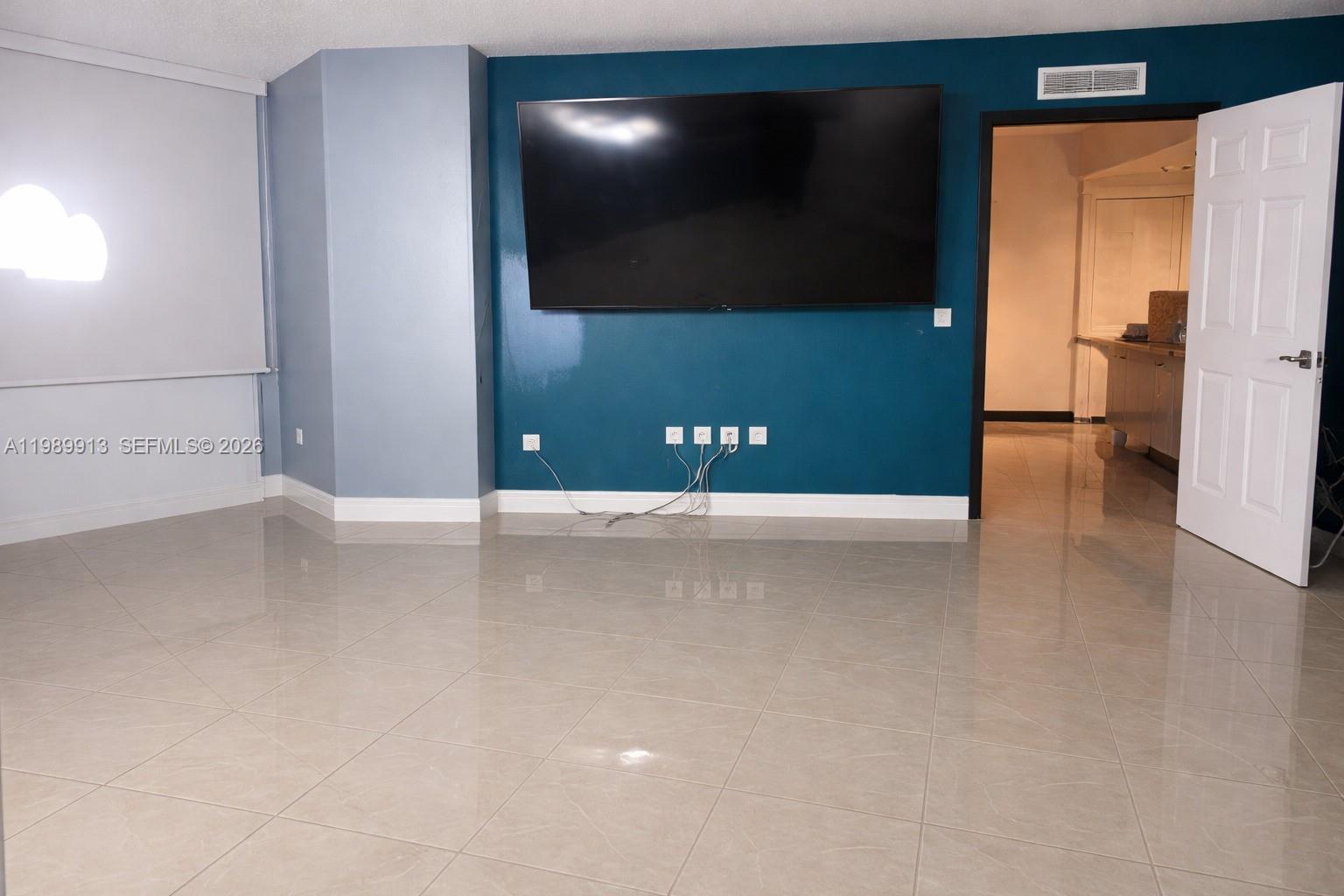 THE MINORCA CONDO - Residential