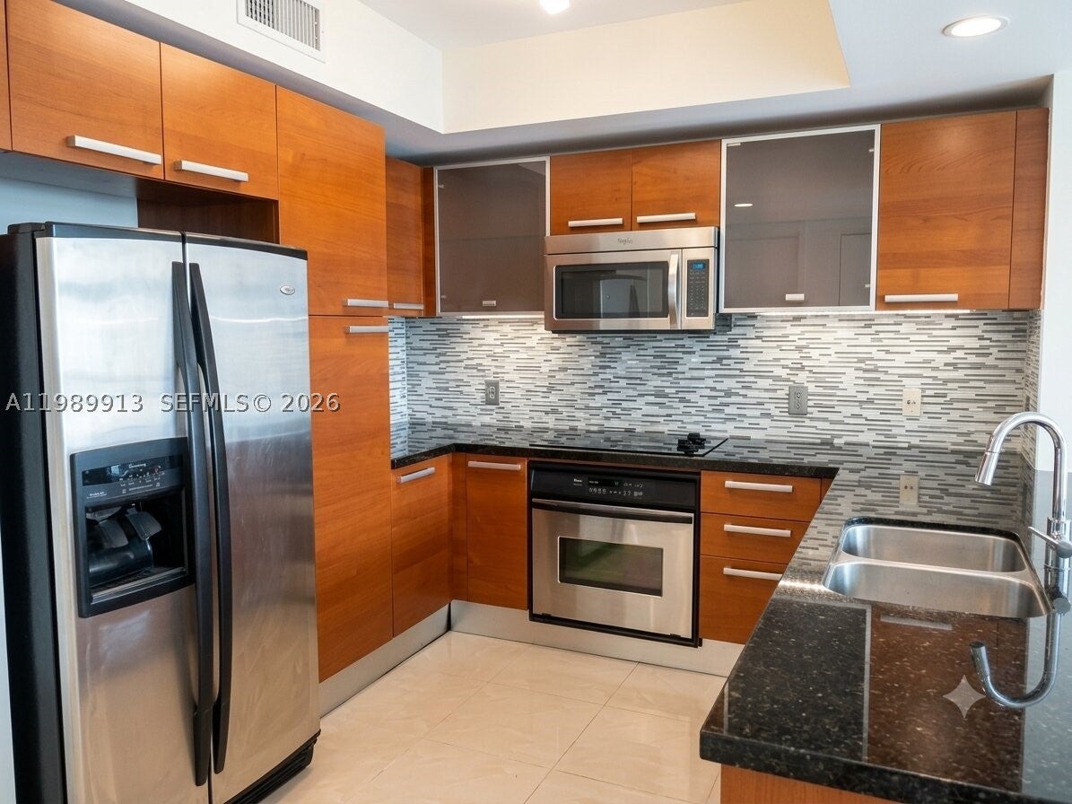 2030 S Douglas Rd 414