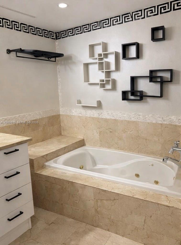 THE MINORCA CONDO - Residential