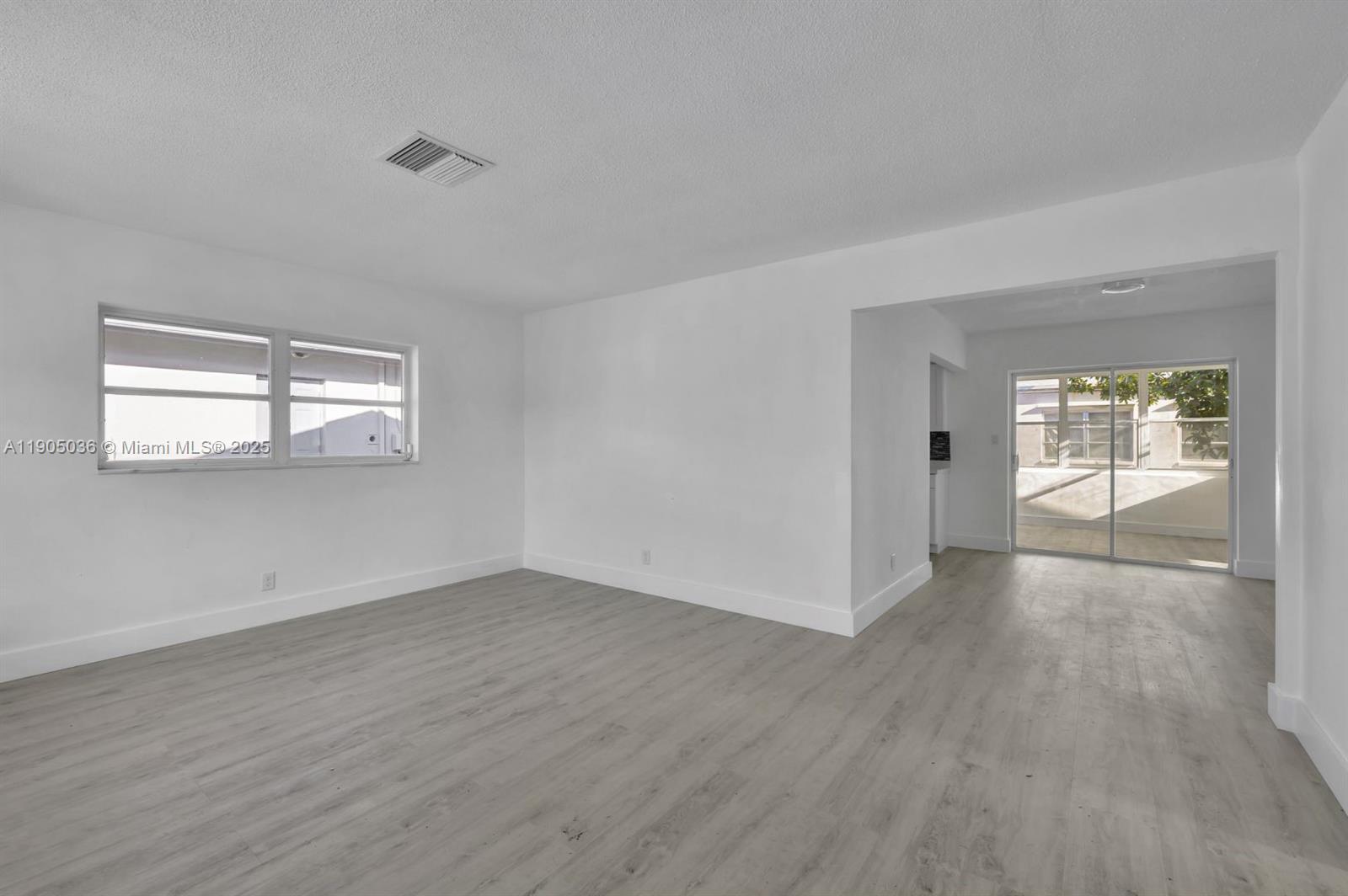 MAINLANDS OF TAMARAC LAKE - Residential Lease