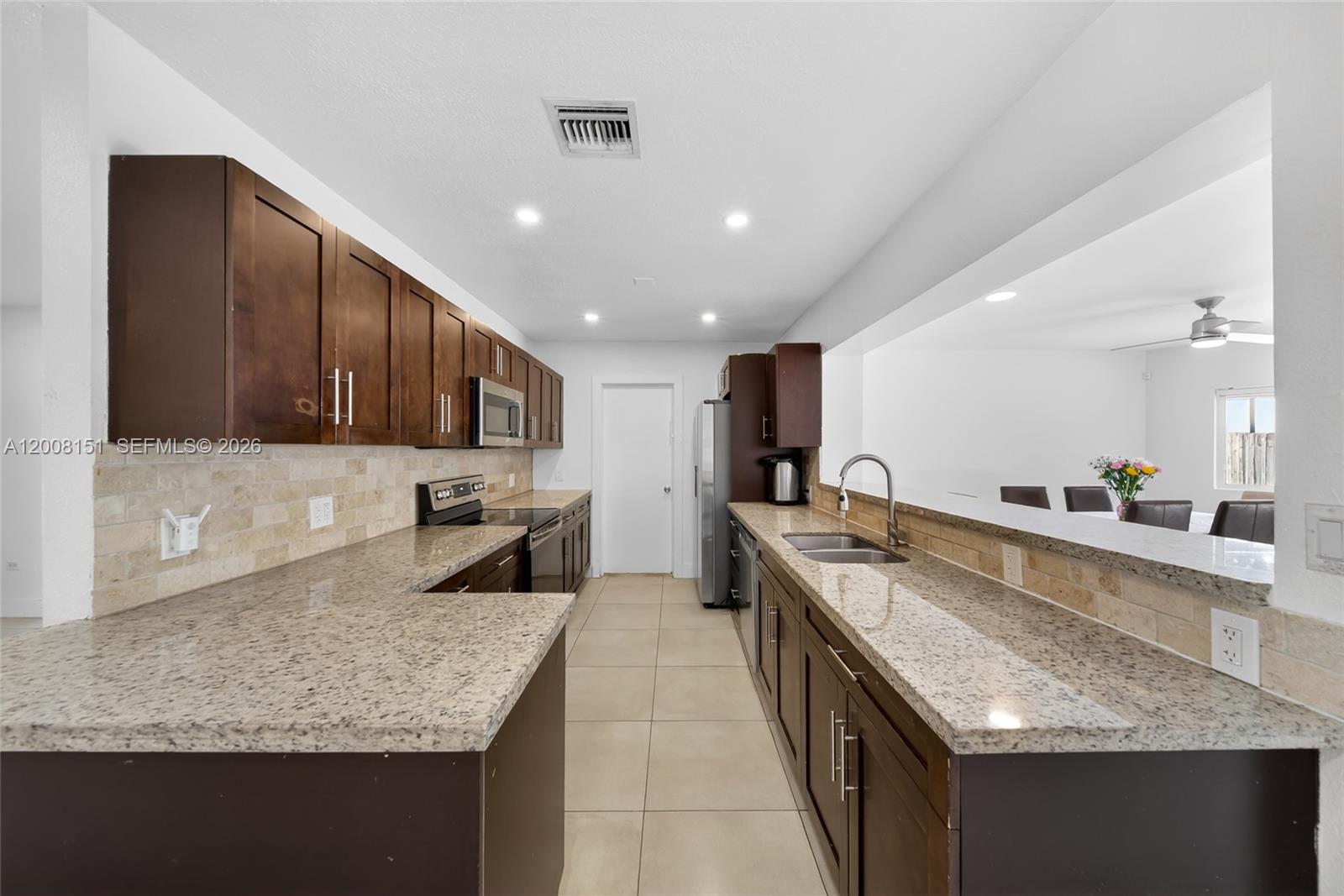 LAKE PARK MANOR REPLAT - Residential