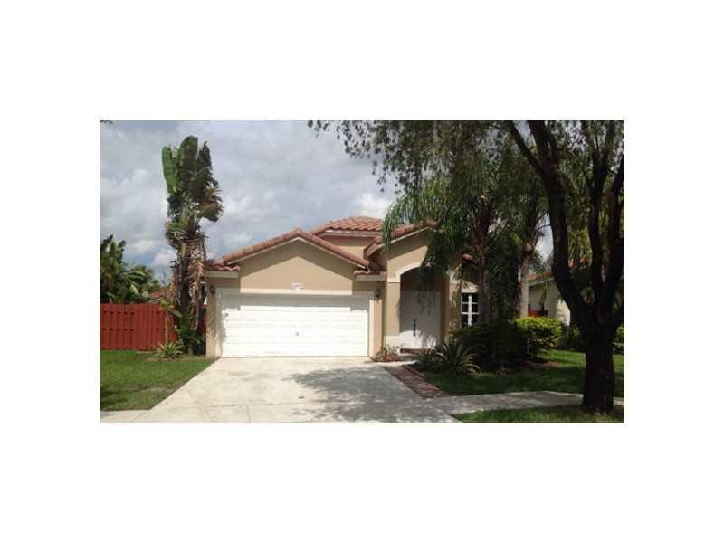 ***RECEIVE 30 DAYS FREE RENT if Lease Start Date is on or before 12-31-14! Discount applied to 1st 30 days*** Another professionally managed residence from America's largest single family home rental specialist. Beautifully landscaped with a fenced-in bac k yard. This lovely home boasts fresh paint, crown molding, tile, wood floors, and a gorgeous open kitchen w/ granite coutnertops. Located in an HOA and you must agree to abide by their rules/regulations. Enjoy peace of mind, excellent quality and value!