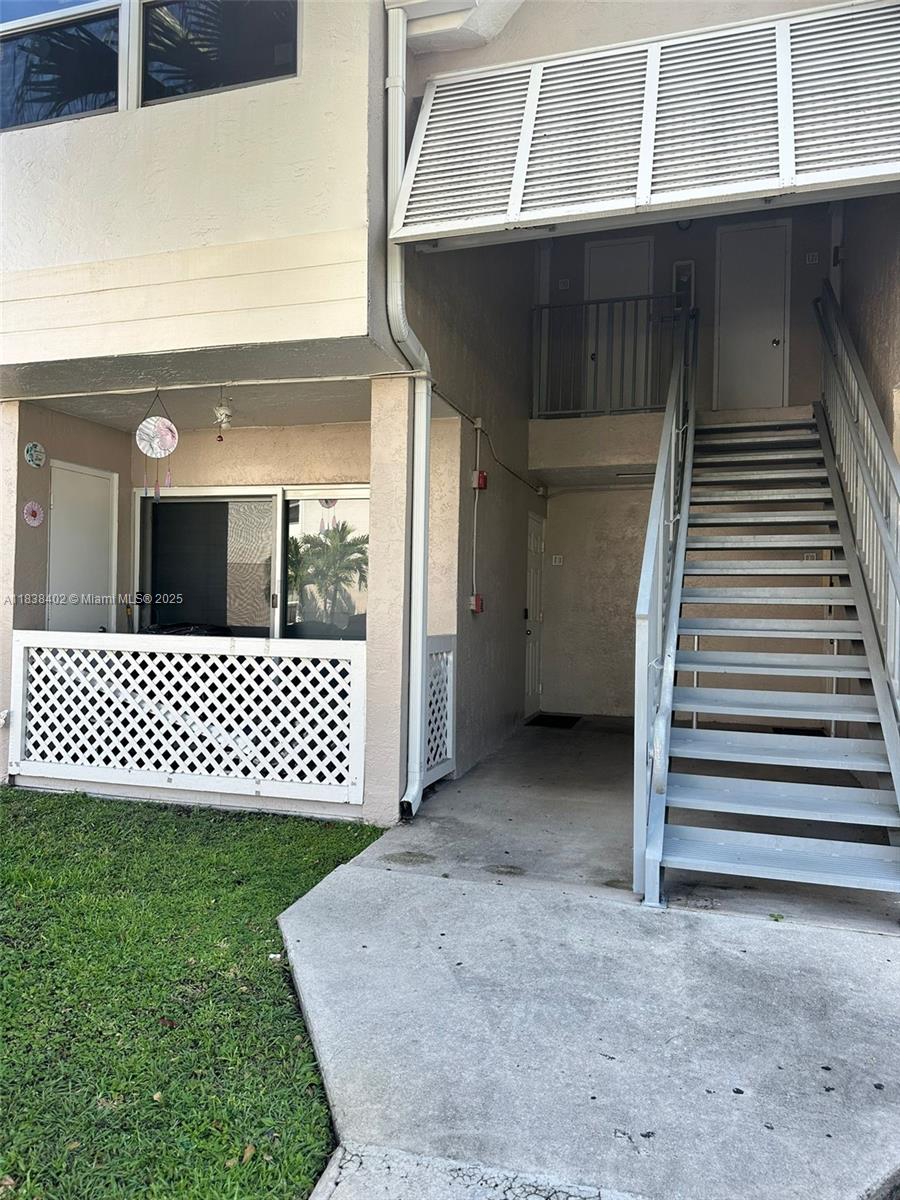 Don't miss this very well maintained unit, at exclusive Antigua Club of Miami. Excellent tenant, She wants to renew.