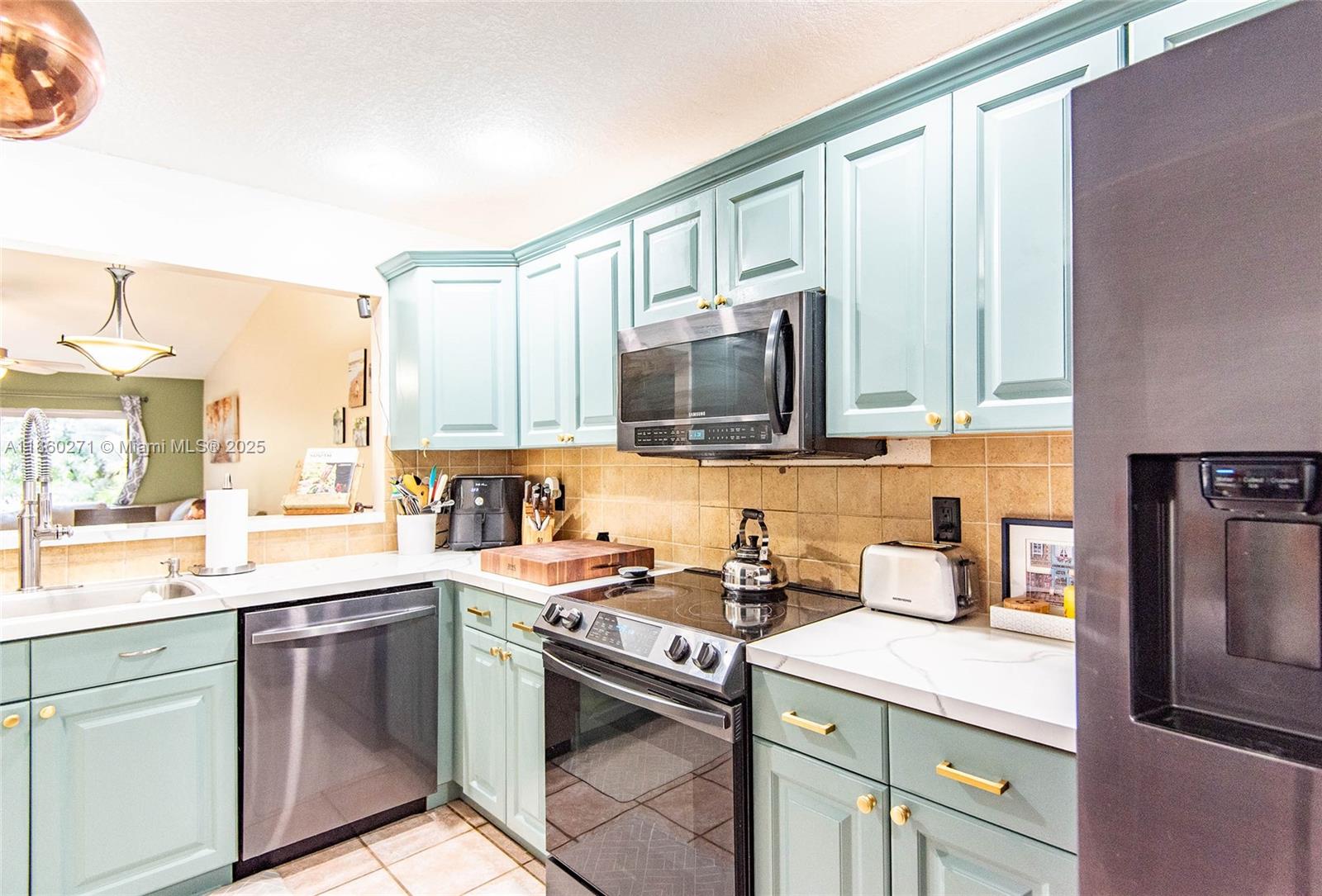 895 SW 120th Way