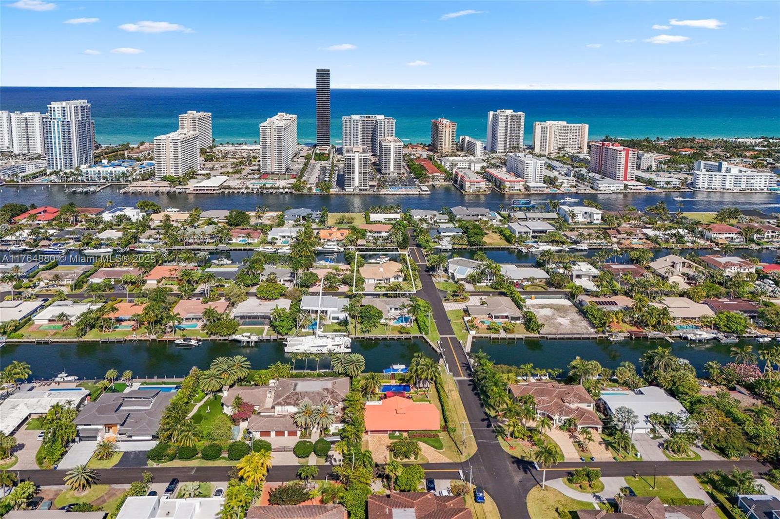 543 Hibiscus Dr, Hallandale Beach, Broward County, Florida - 5 Bedrooms  
5 Bathrooms - 