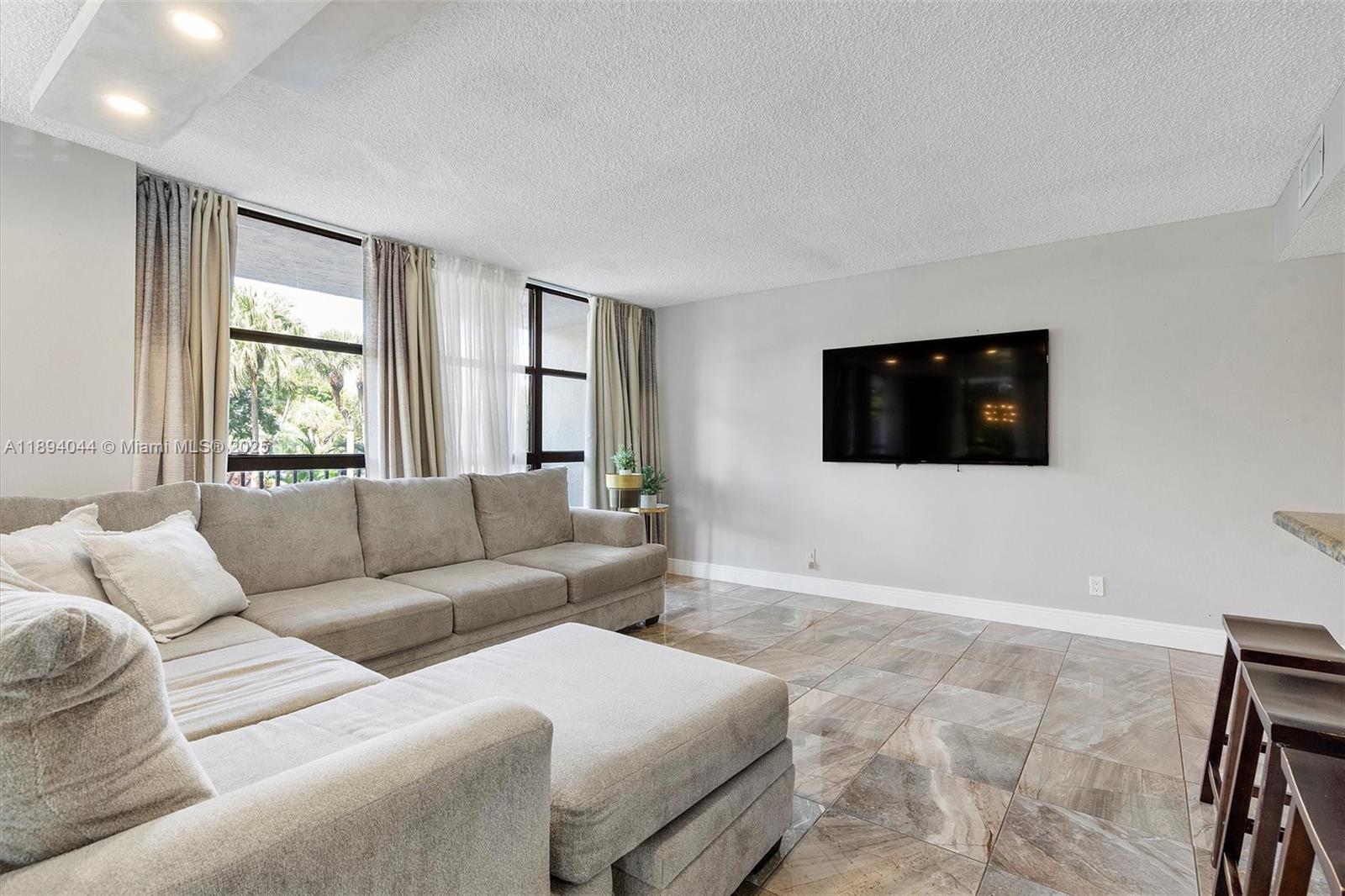 TOWERS OF OCEANVIEW SOUTH - Residential Lease