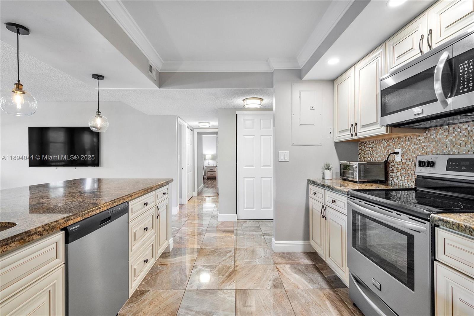 TOWERS OF OCEANVIEW SOUTH - Residential Lease