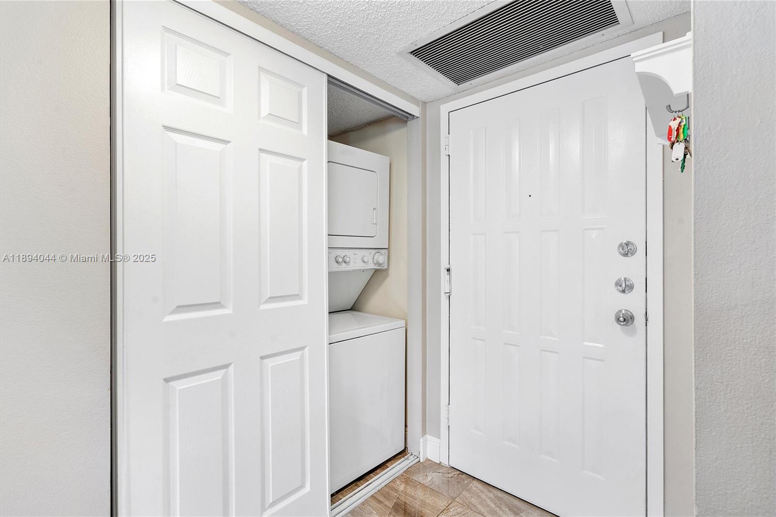 TOWERS OF OCEANVIEW SOUTH - Residential Lease