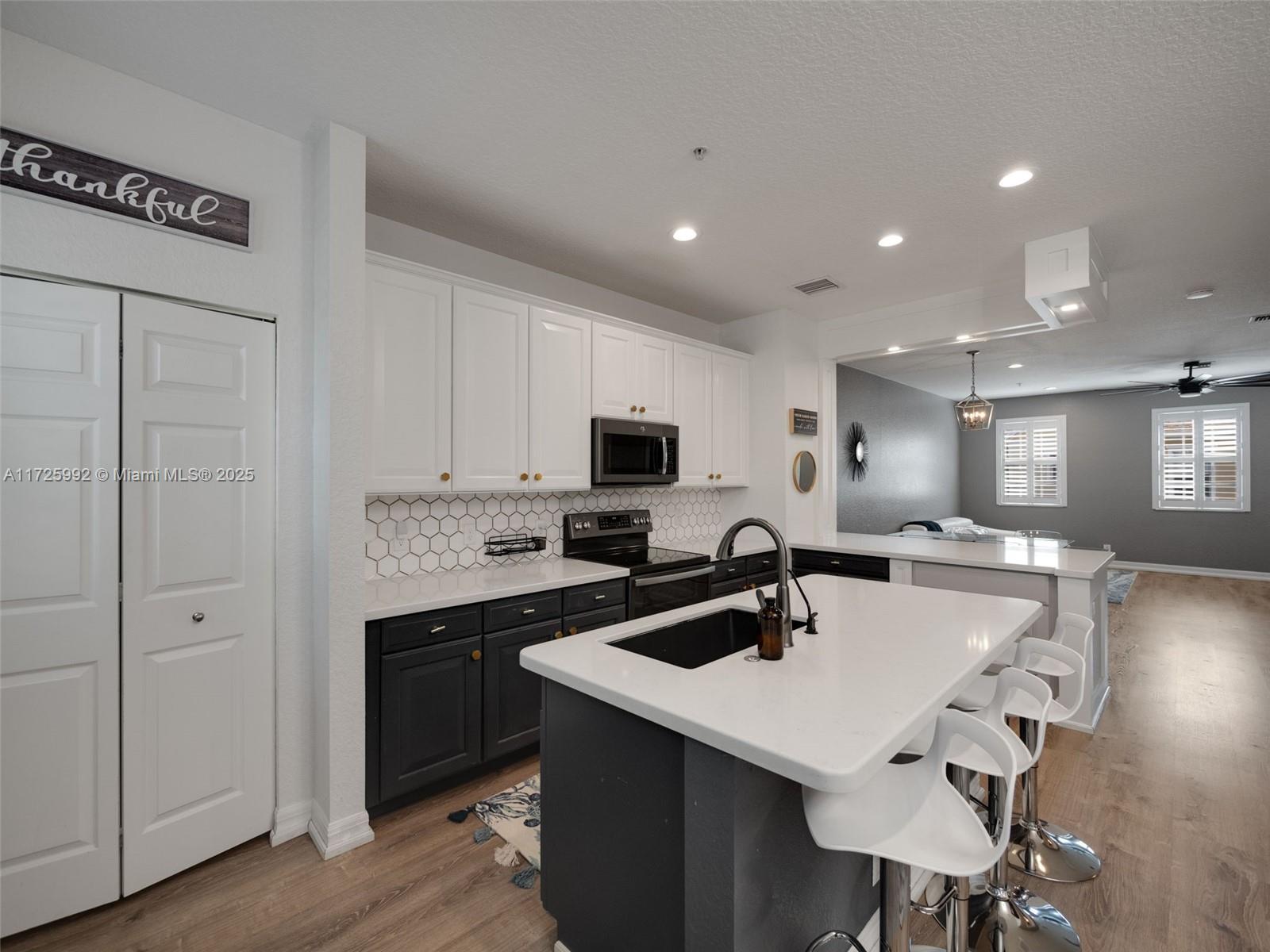 SANDPIPER COVE AT BOTANICA - Residential