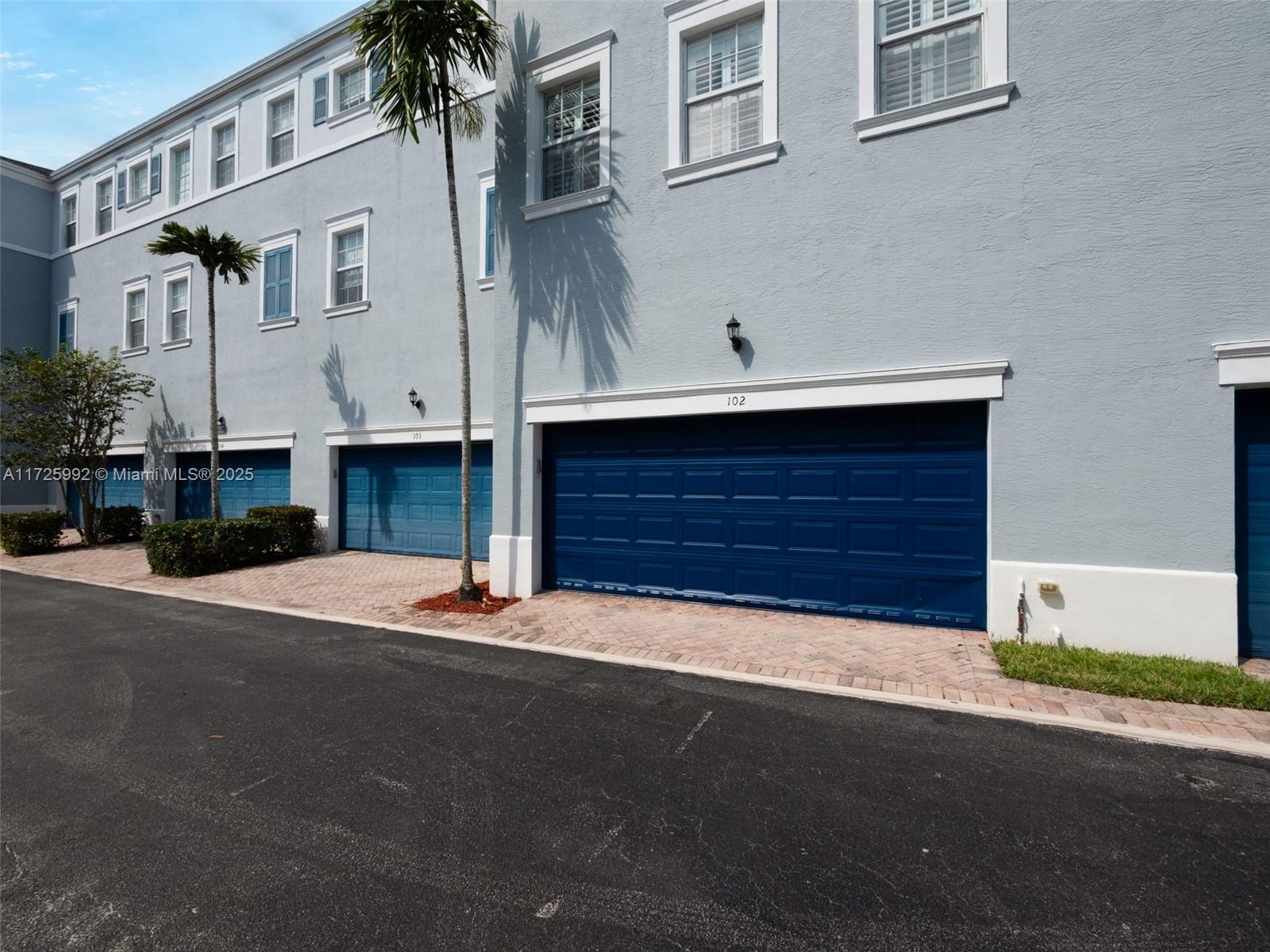 SANDPIPER COVE AT BOTANICA - Residential