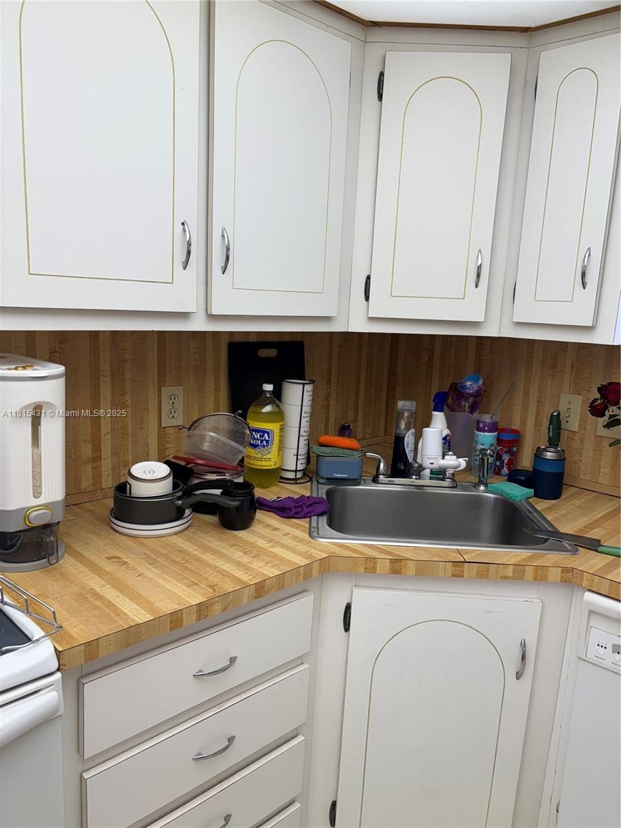 PRINCE GEORGE ARMS CONDO - Residential