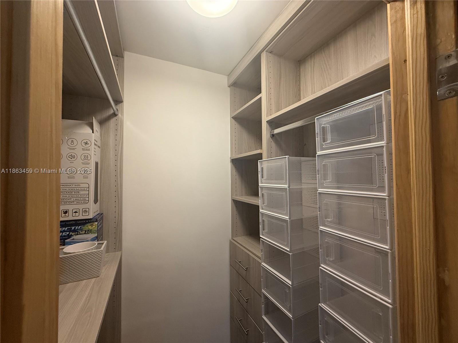 THE DECOPLAGE CONDO - Residential