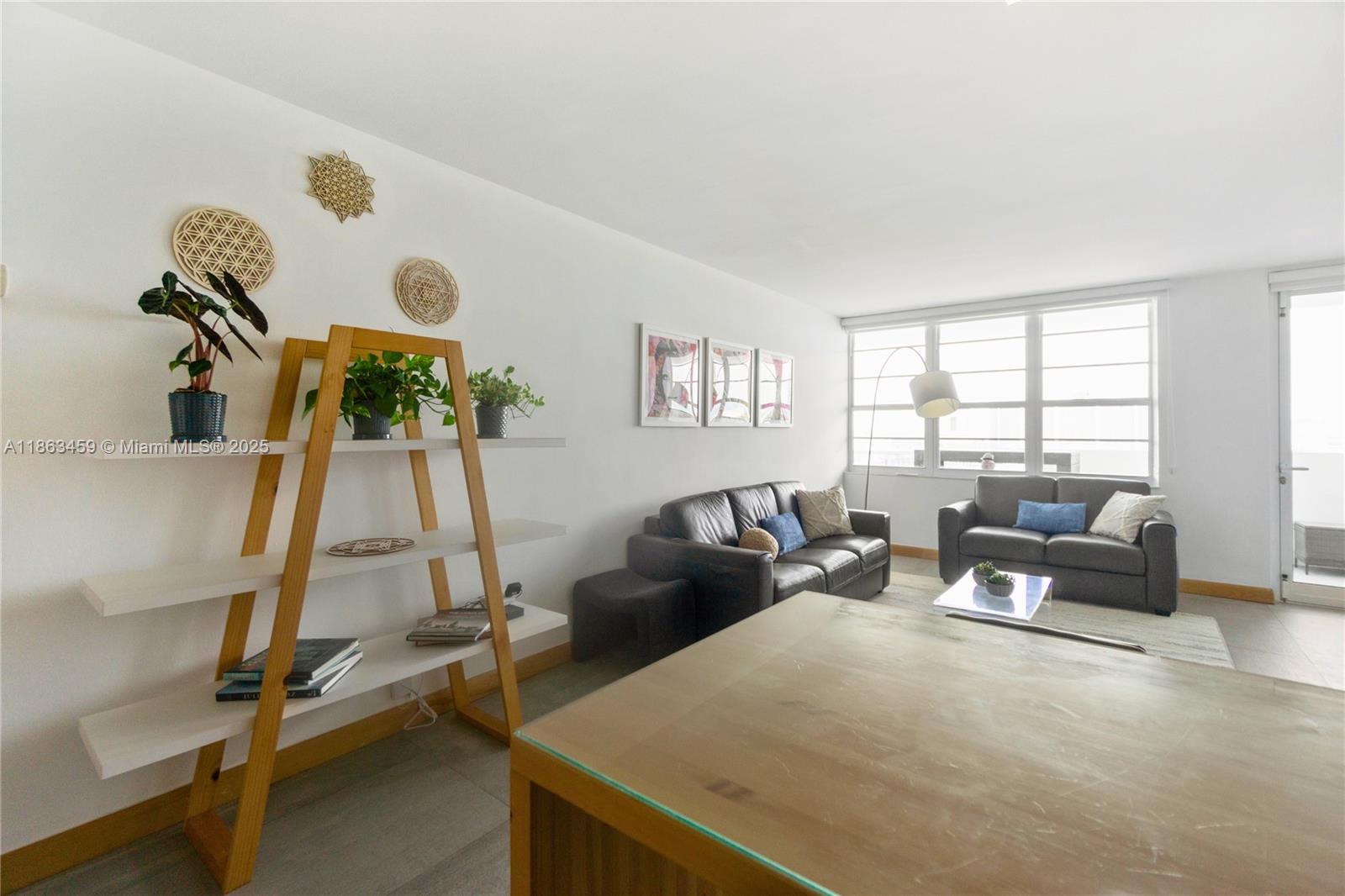 THE DECOPLAGE CONDO - Residential