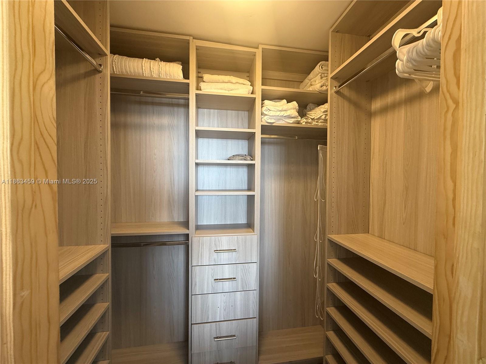 THE DECOPLAGE CONDO - Residential