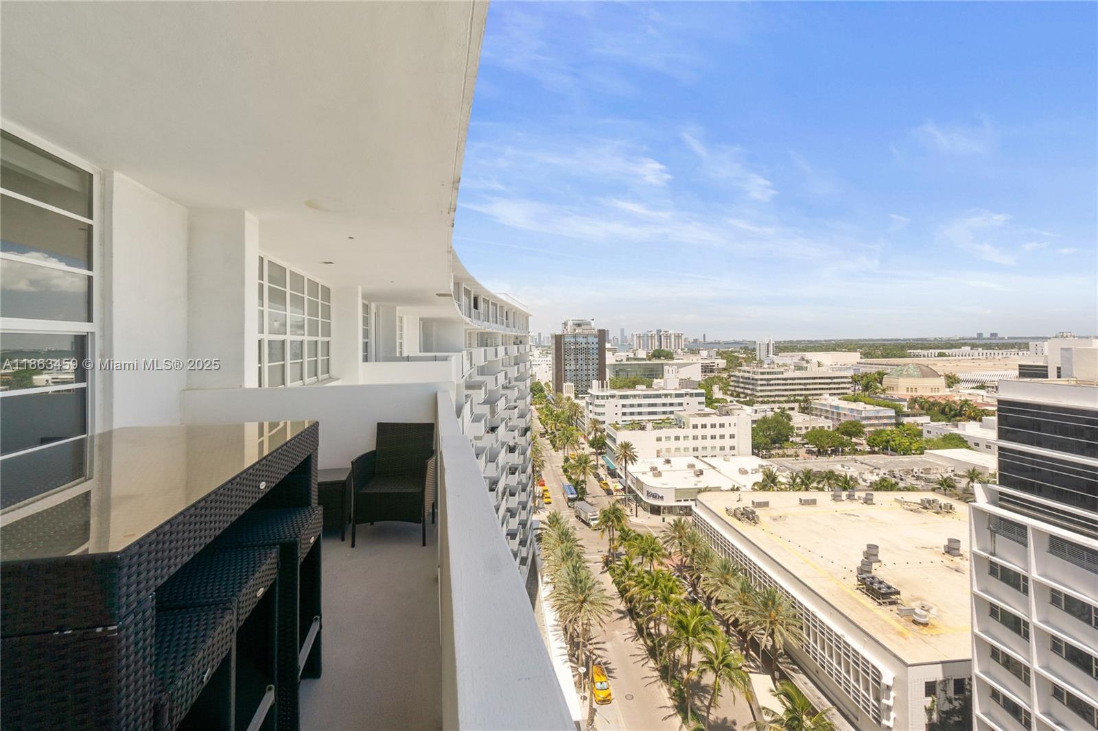 100 Lincoln Rd 1635