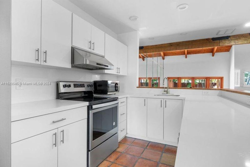 Photo of 1260 SE 2nd St #1260, Fort Lauderdale, FL 33301 (MLS # A11629045)