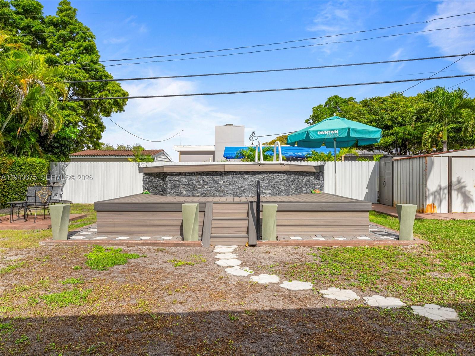 WESTWOOD LAKE 4TH ADDN - Residential