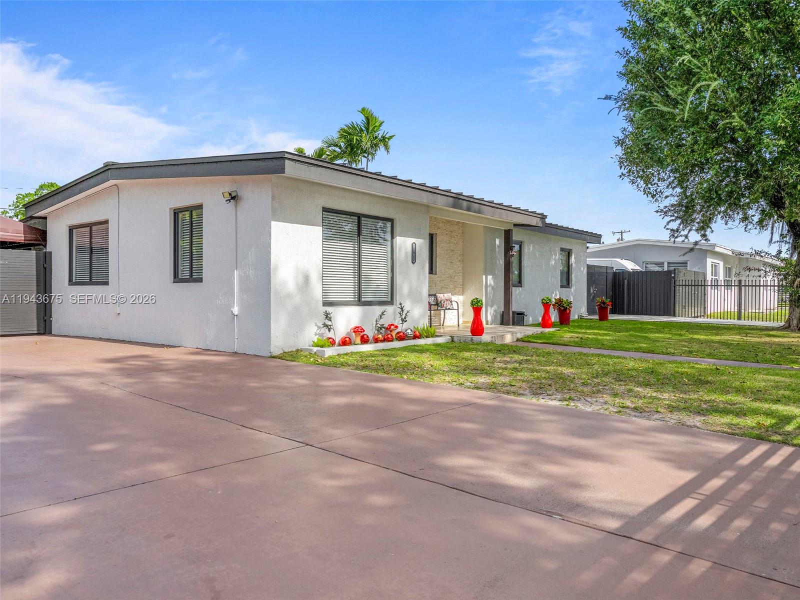 WESTWOOD LAKE 4TH ADDN - Residential